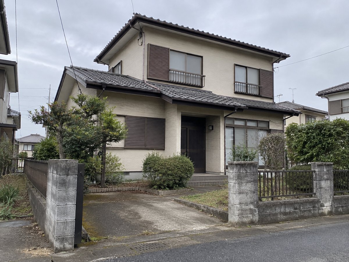 郊外の木造2階建て住宅（イメージ）